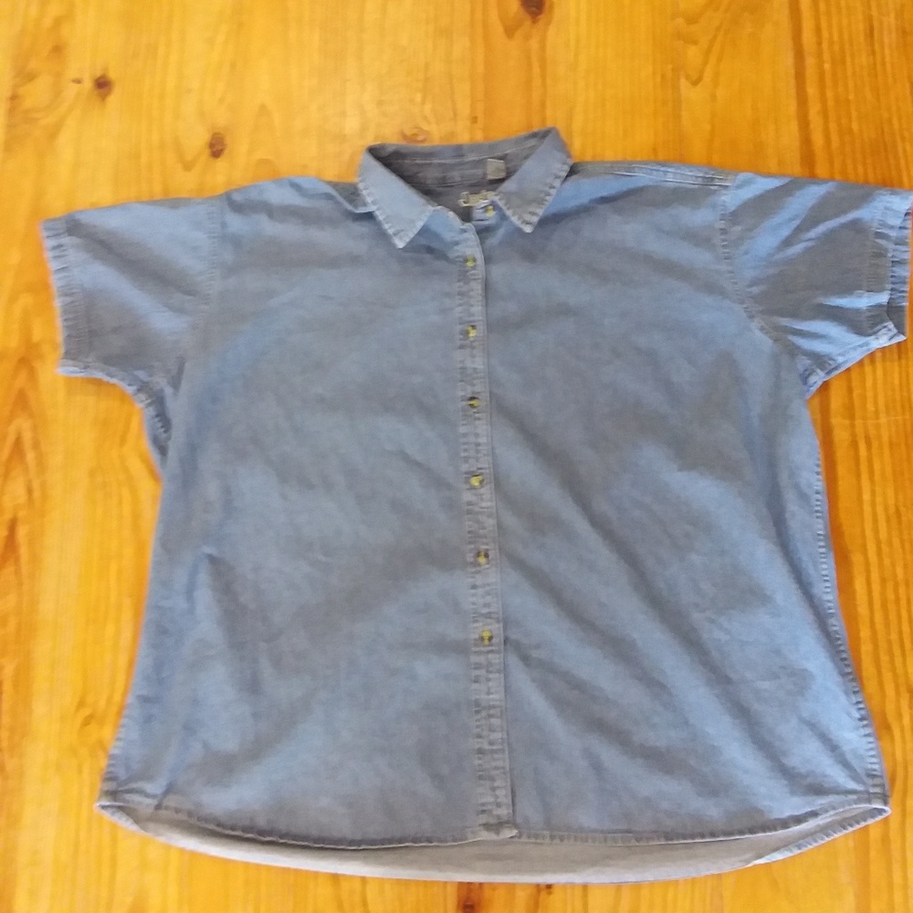 Ladies 4XL button up shirt